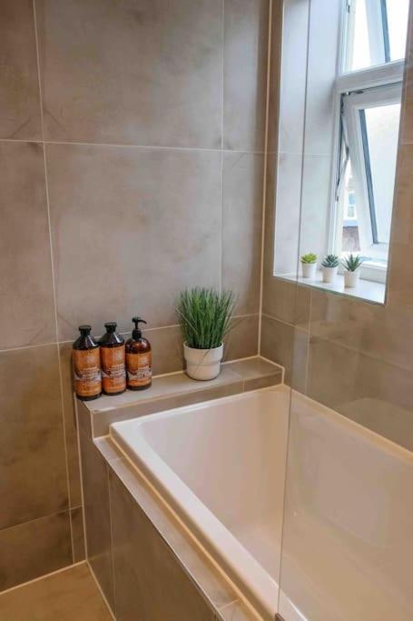 Garden Of Eden 1 Bedroom Flat In Fishponds Бристоль Экстерьер фото
